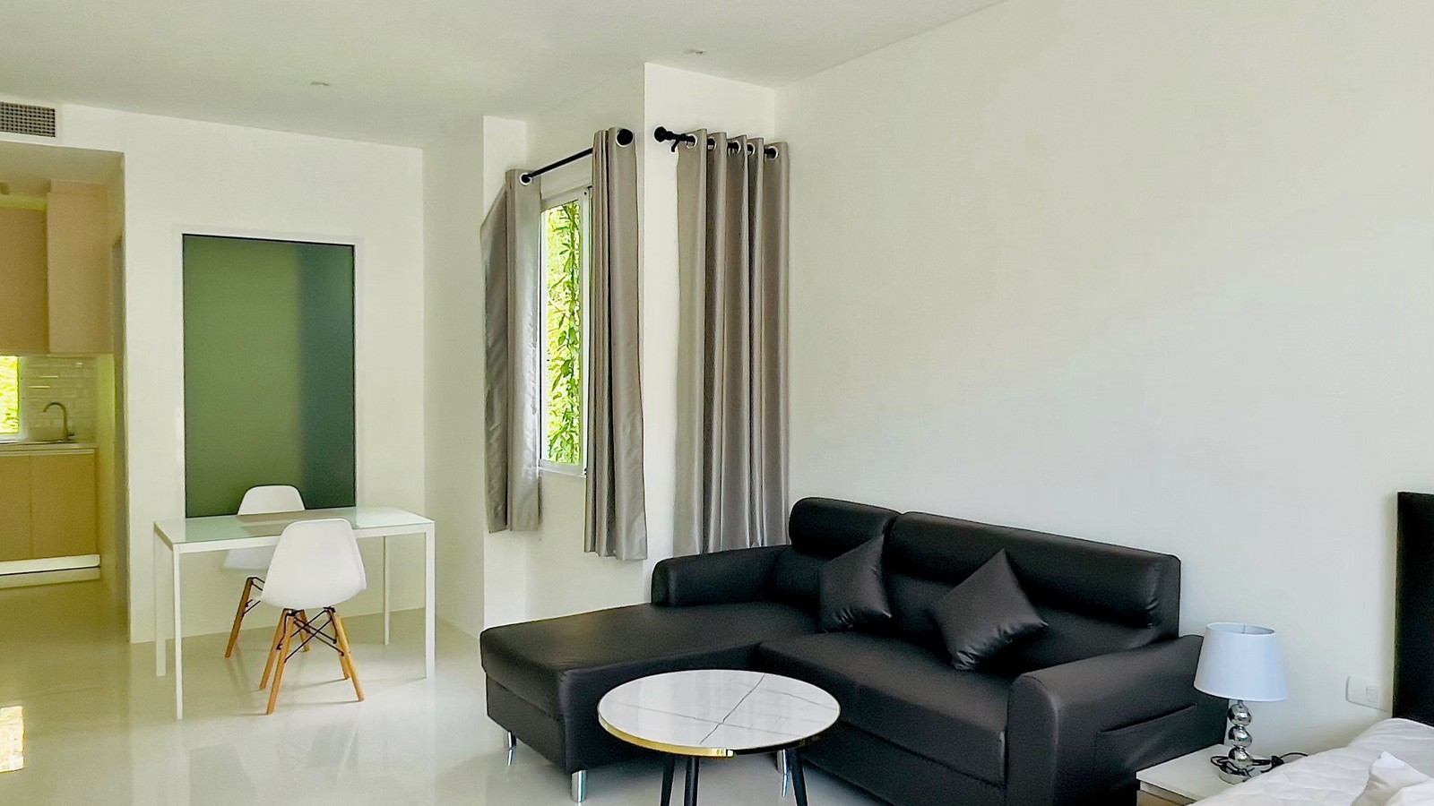 Studio Room